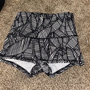 lululemon wunder under booty shorts black white